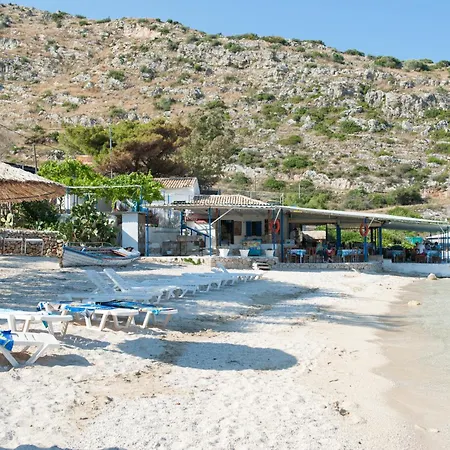 La Grotta 2*