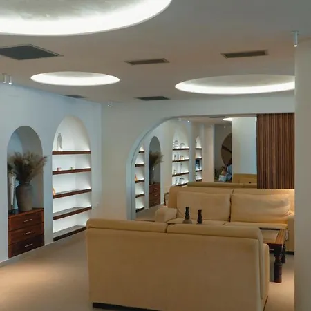 La Grotta فندق